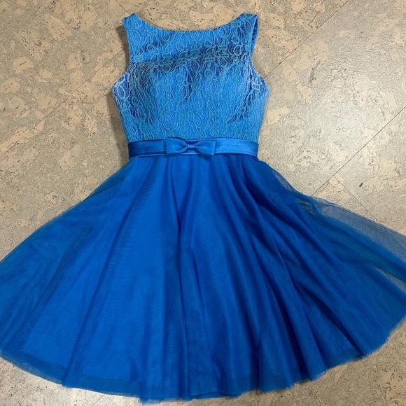 Formal 8-grade Graduation A-Line Lace Chiffon Knee-Length Dress Royal Blue - Picture 2 of 9